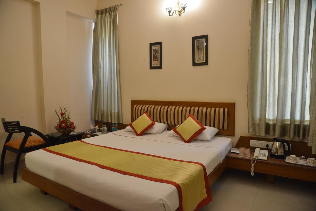 Pai Vista, Kr Road Hotell Bangalore Exteriör bild